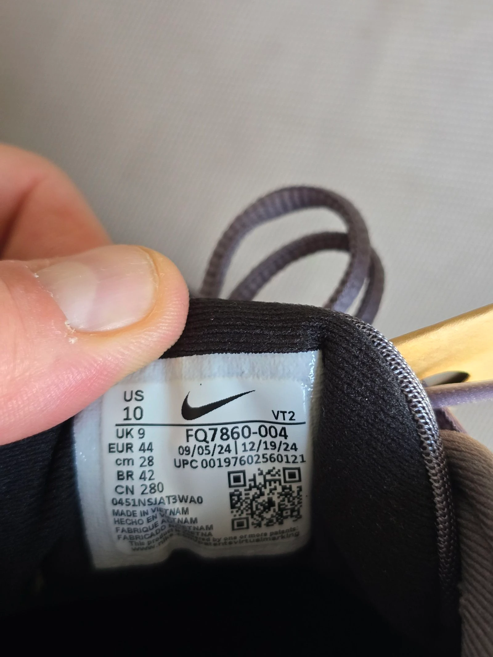 Chaussures Nike Air Max DN8 Taille 44 - Toutes neuves avec étiquettes! – photo 10